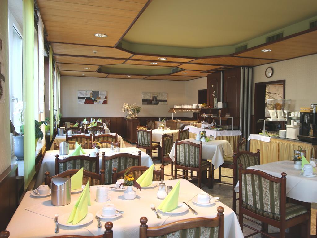 Hotel-Restaurant Und Gaestehaus Loewen Süßen Exteriér fotografie